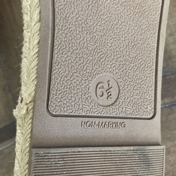 ❤️ Universal Thread Metallic Mules ❤️ - Picture 6 of 7